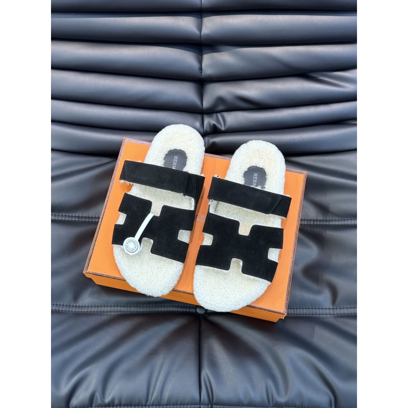 H**mes slippers